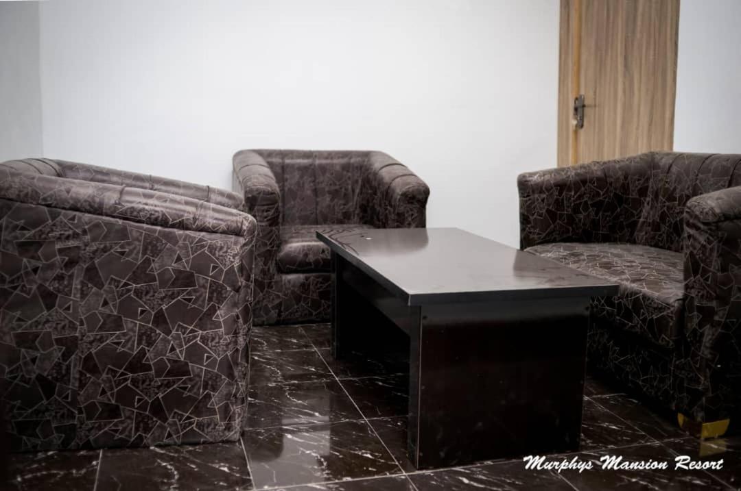 Murphy'S Mansion Resort Umuahia Екстериор снимка